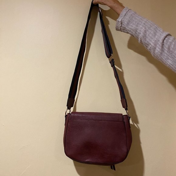 Gap Izzy Burgundy Crossbody - Picture 2 of 4